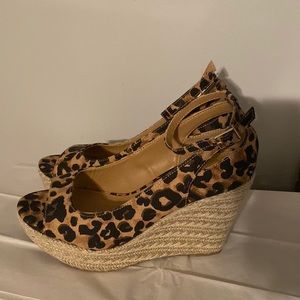 Sexy leopard wedges